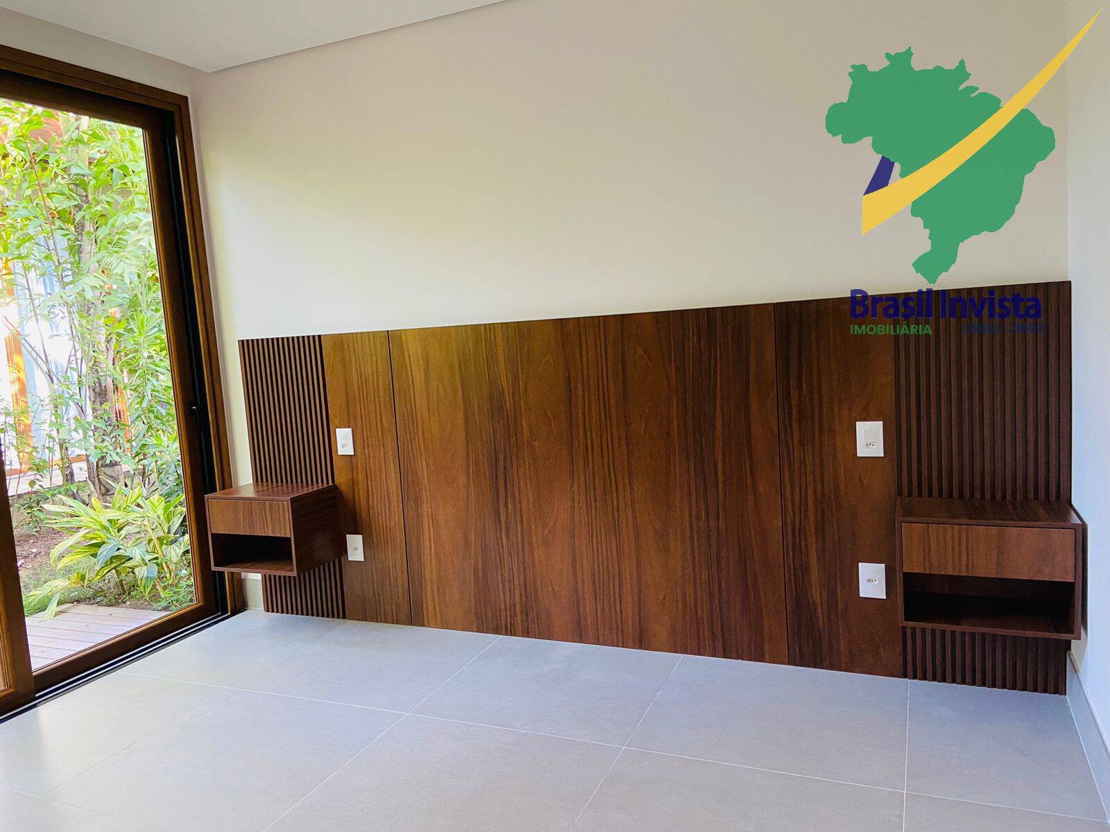 Casa à venda com 4 quartos, 331m² - Foto 12
