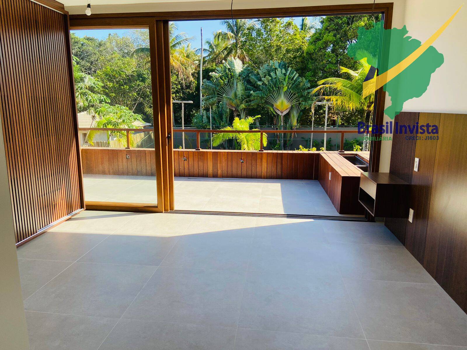 Casa à venda com 4 quartos, 331m² - Foto 18