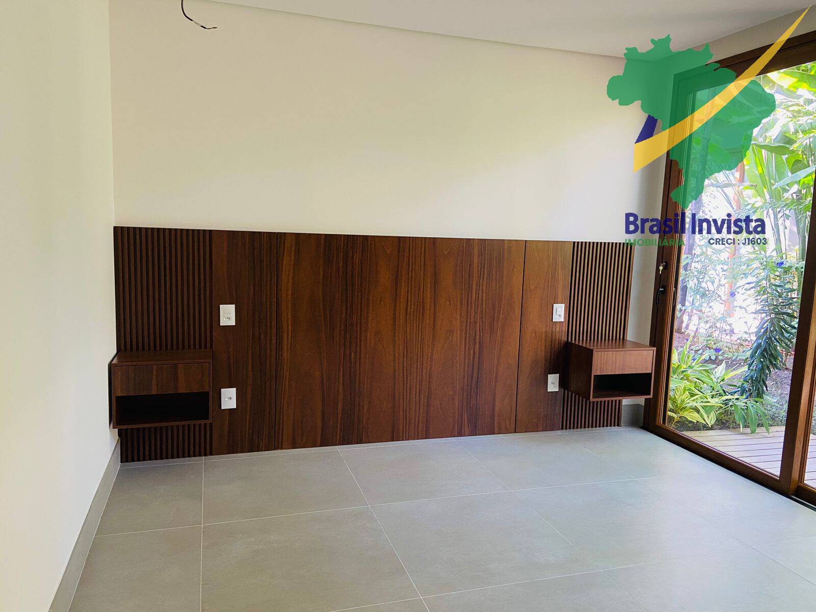Casa à venda com 4 quartos, 331m² - Foto 20