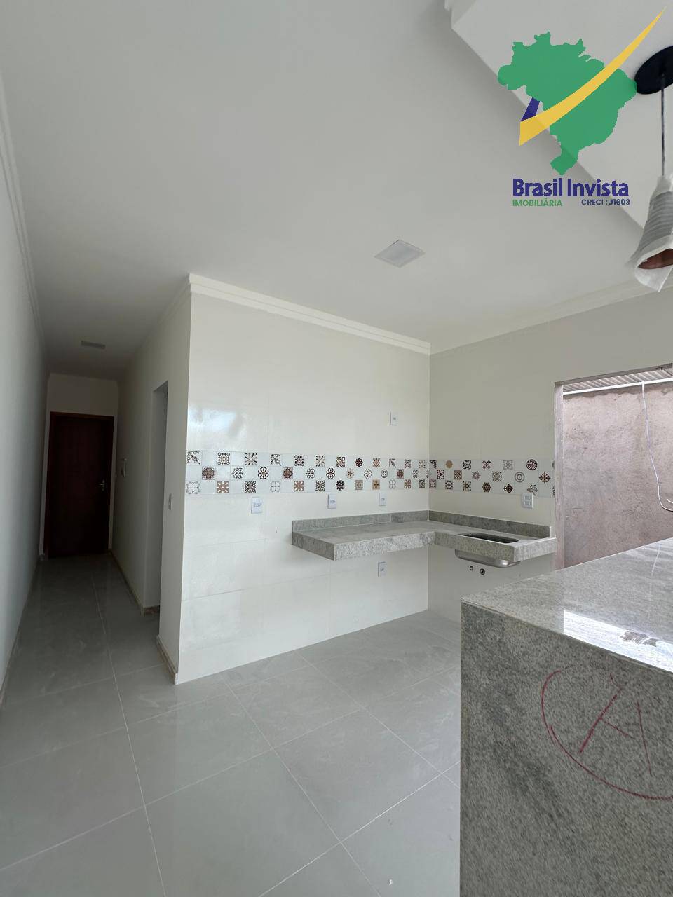 Casa à venda com 2 quartos, 62m² - Foto 2