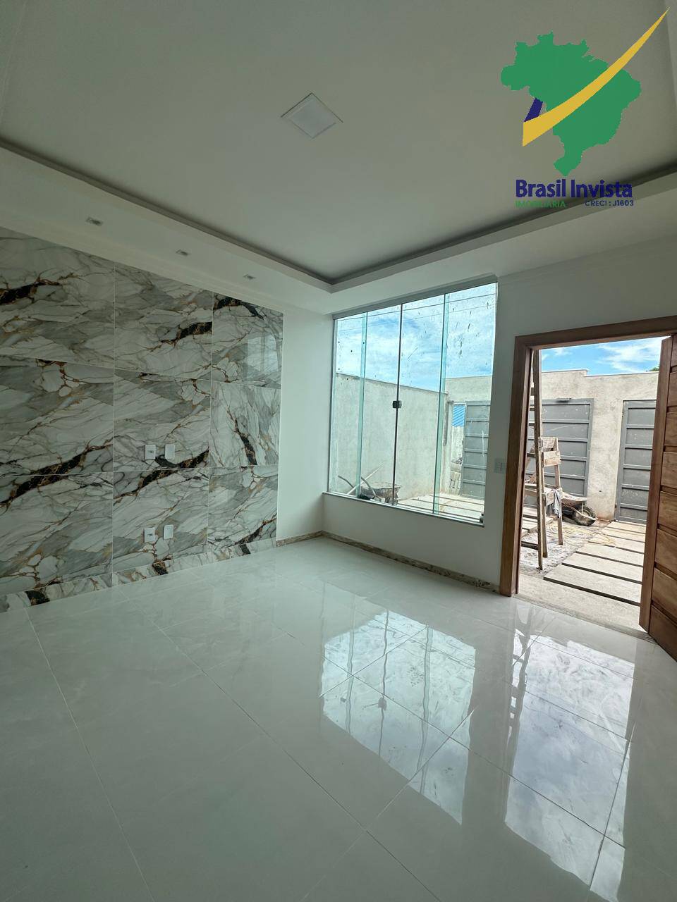 Casa à venda com 2 quartos, 62m² - Foto 3