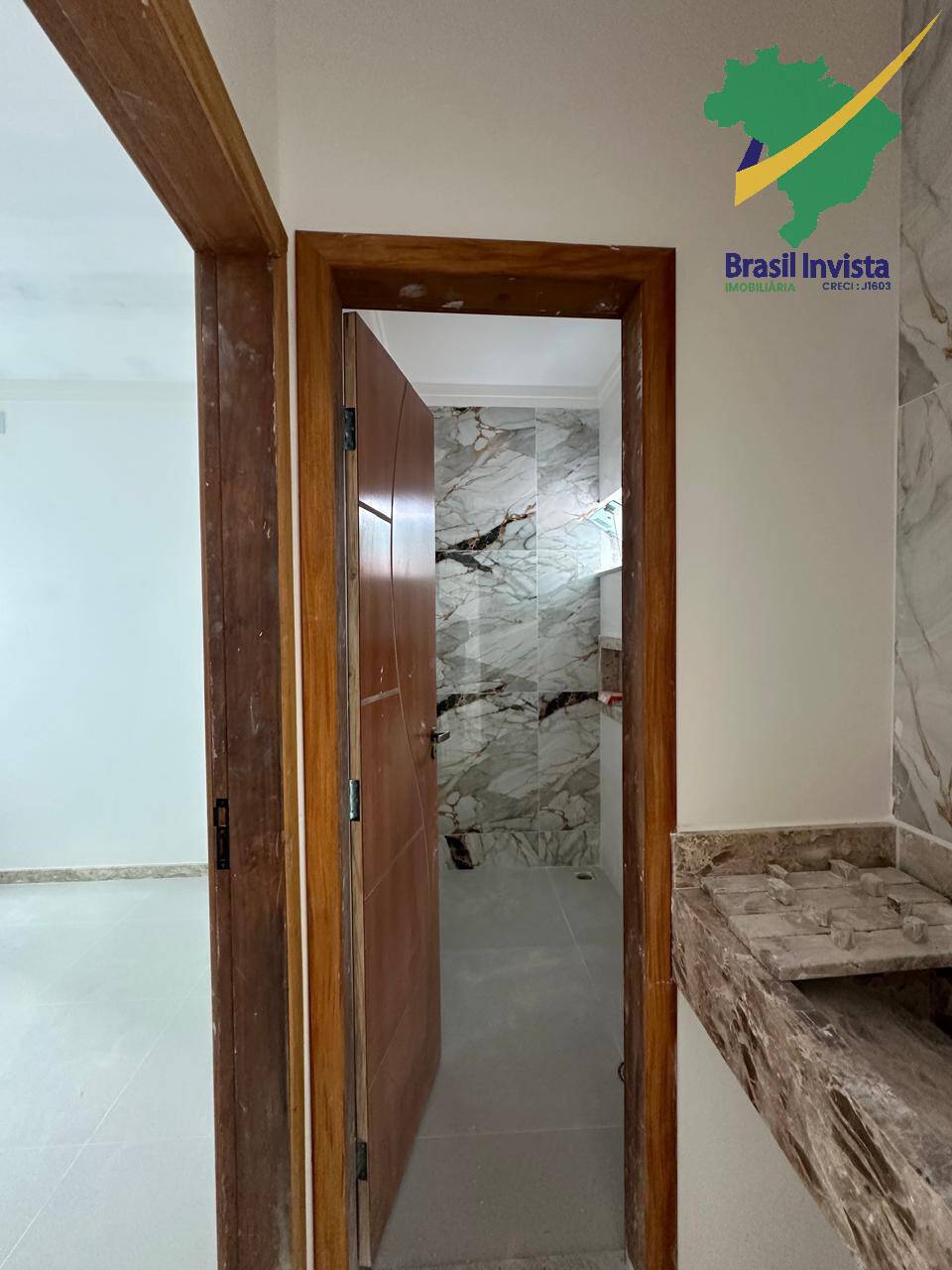 Casa à venda com 2 quartos, 62m² - Foto 5