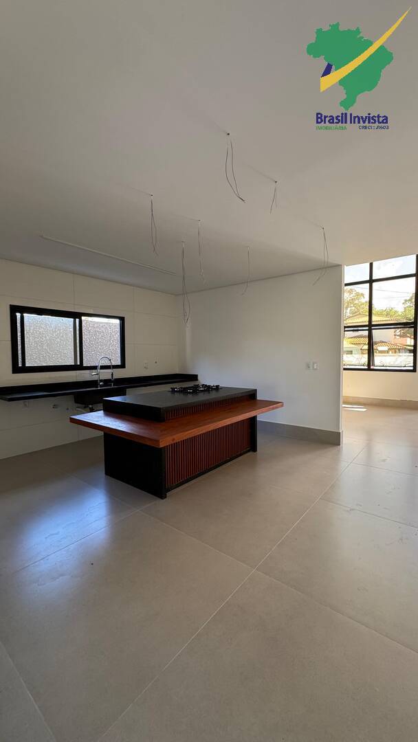 Casa à venda com 4 quartos, 500m² - Foto 4